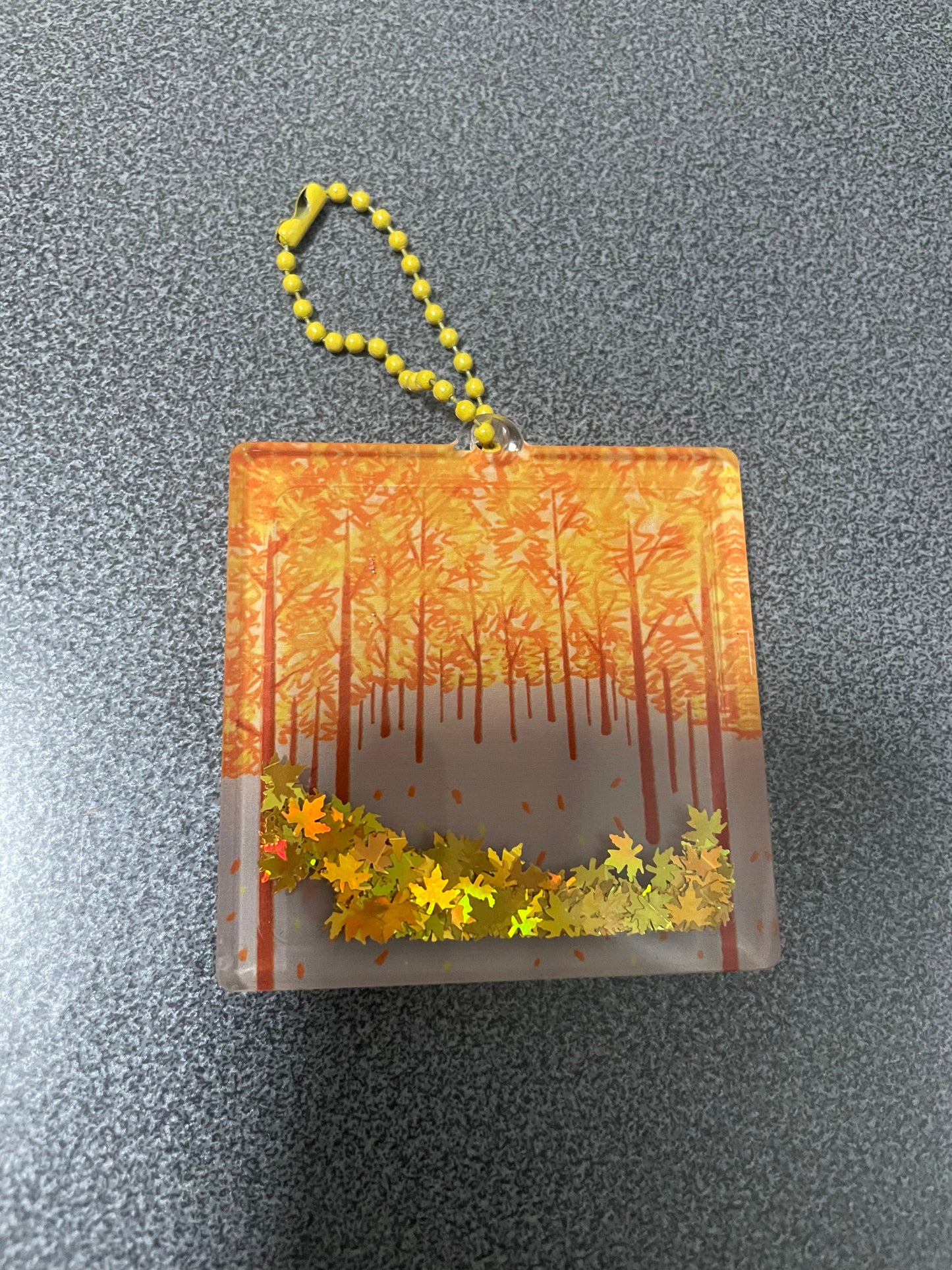(larger size) Seasons acrylic glitter keychain (Autumn)